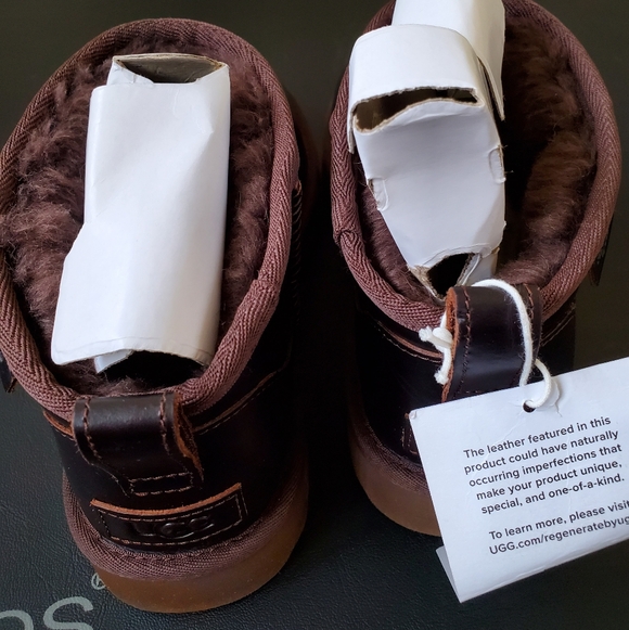 UGG Classic Ultra Mini Leather Regen Ankel Boots - Picture 3 of 16